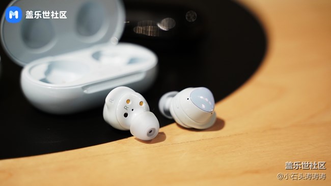 沉浸其间的体验 三星Galaxy Buds+外观赏析