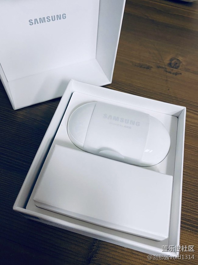 三星2020新品 Galaxy Buds+ 白色 简单开箱上手