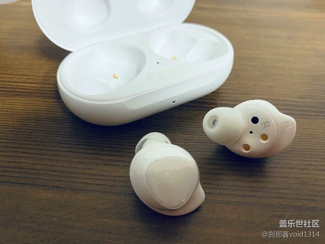 三星2020新品 Galaxy Buds+ 白色 简单开箱上手