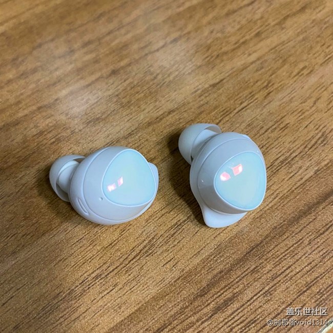 三星2020新品 Galaxy Buds+ 白色 简单开箱上手