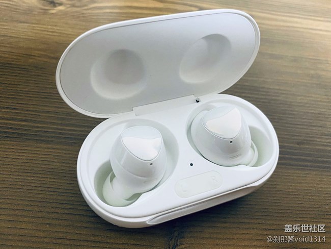 三星2020新品 Galaxy Buds+ 白色 简单开箱上手