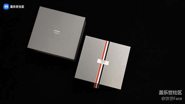 时尚新体验 三星Galaxy Z Flip Thom Browne 限量版