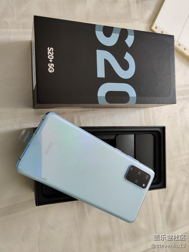 今天收到了预定的galaxy s20 plus