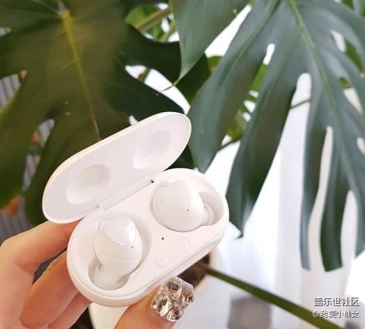 22小时超长续航的无线耳机，三星Galaxy buds+