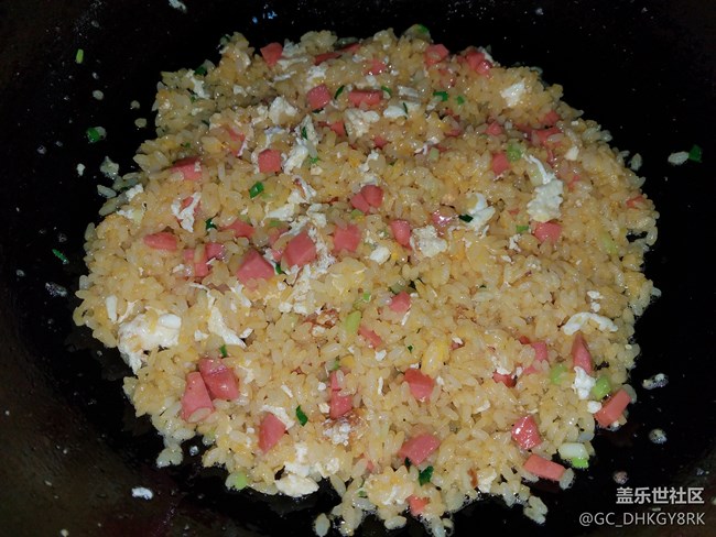 【宅家食谱】+火腿肠蛋炒饭