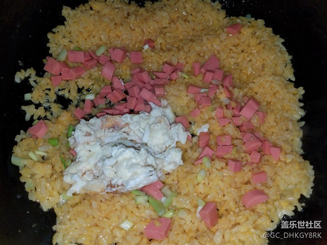 【宅家食谱】+火腿肠蛋炒饭