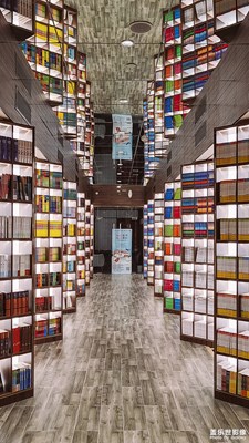 【精彩翻倍】+探索城市里城市里时髦的图书馆「鐘書閣」