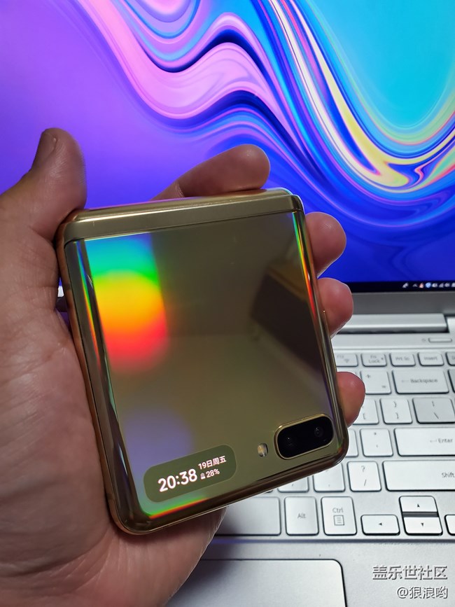 三星Galaxy Z Flip：开启屏幕 预见未来