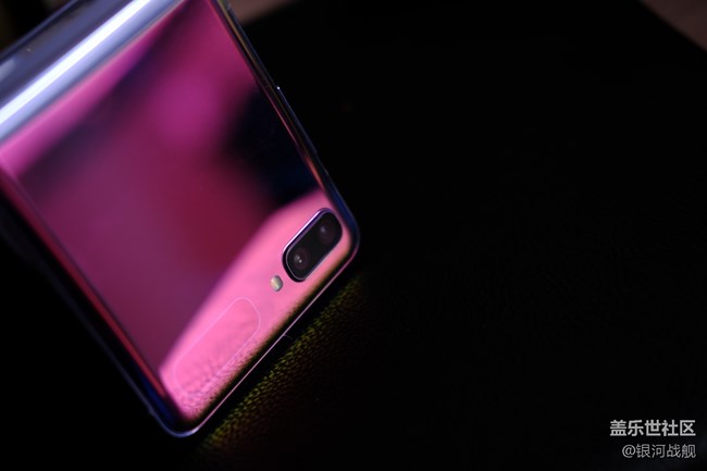 嘿，你的粉饼盒。Galaxy Z  Flip体验分享。