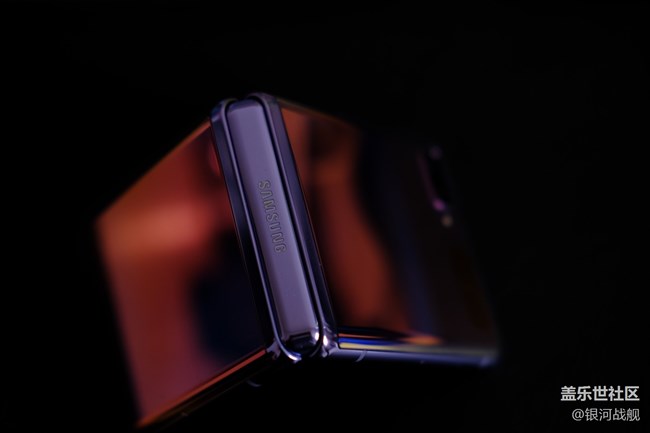 嘿，你的粉饼盒。Galaxy Z  Flip体验分享。