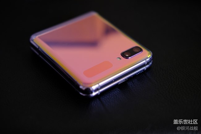 嘿，你的粉饼盒。Galaxy Z  Flip体验分享。