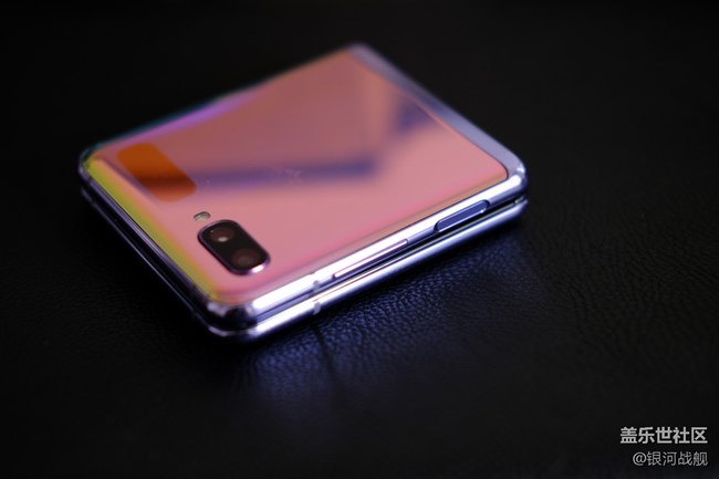 嘿，你的粉饼盒。Galaxy Z  Flip体验分享。