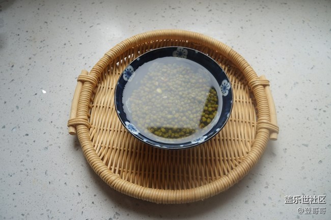 【登哥美食】清凉解暑绿豆粥