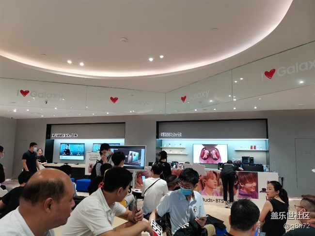 三星Note20的国内新品发布会外滩店直播