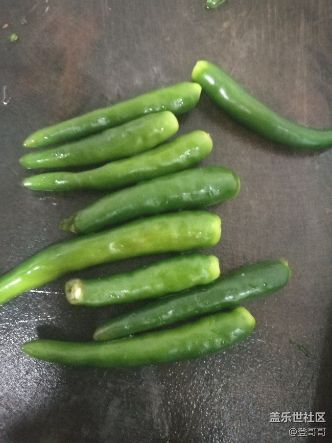 【登哥美食】青椒芹菜老鸭 【登哥美食】青椒芹菜老鸭