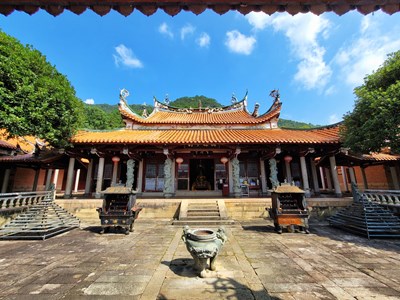 【发现生活发现美】+登山随拍