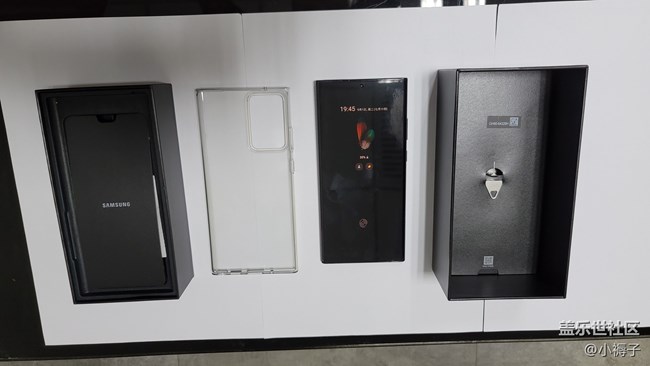 三星Note20Ultra开箱上手体验：大块头、手感棒