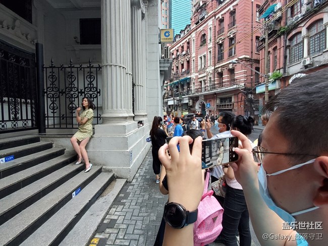 首销日的外滩，秋雨后的外拍