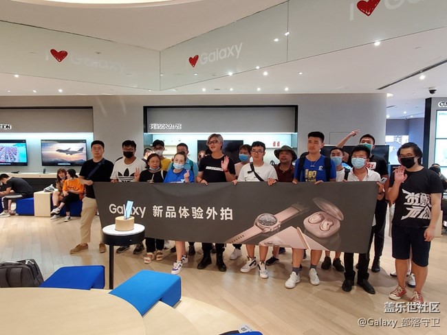 首销日的外滩，秋雨后的外拍