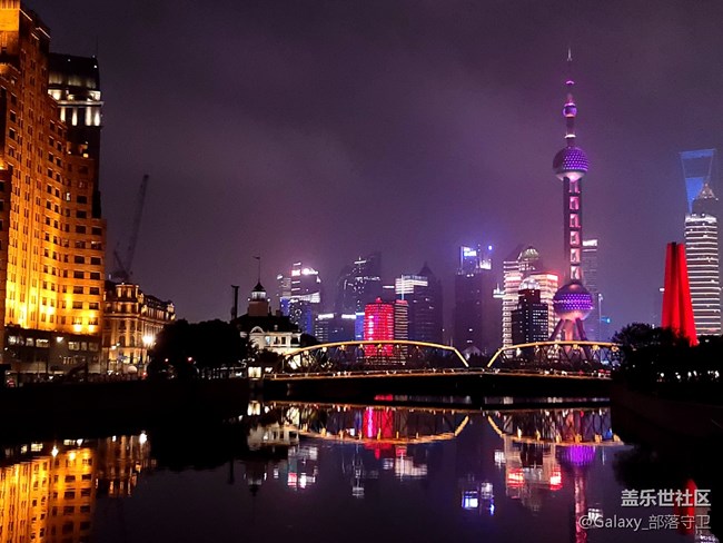 首销日的外滩，秋雨后的外拍