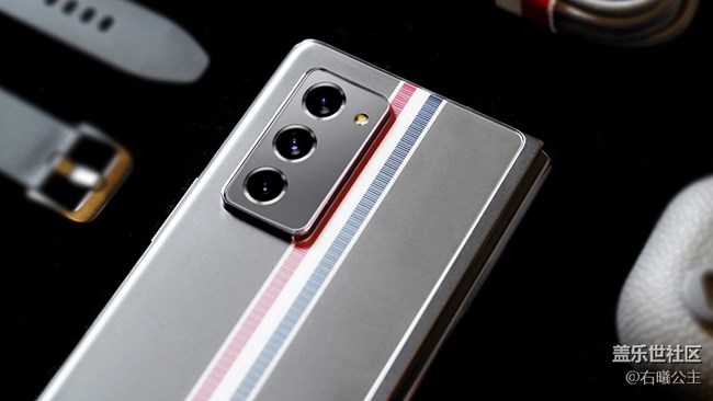 三星Galaxy Z Fold2 Thom Browne限量版美图赏