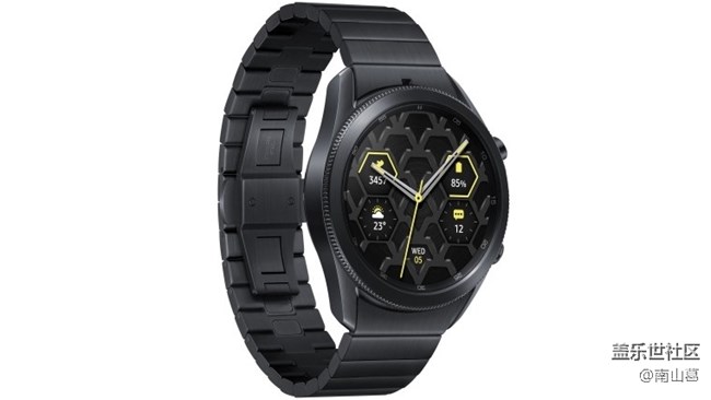 钛合金版WATCH3 的金属表带是什么材料？