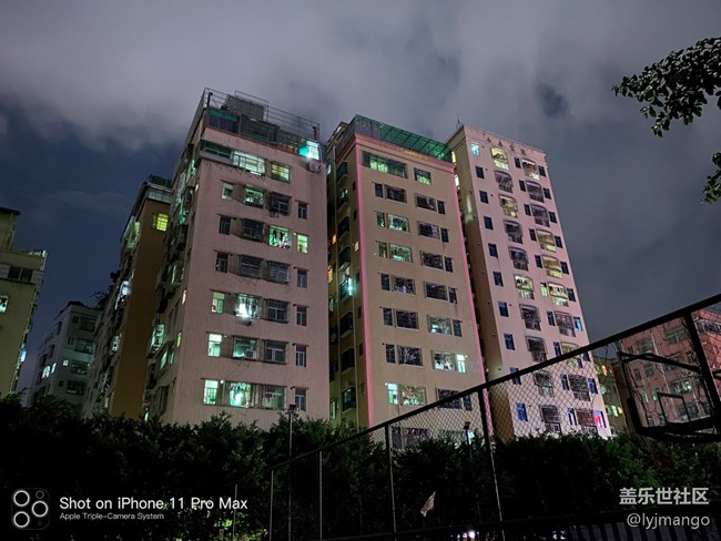 朋友说某果夜拍很好，我用S20U拍给他看，他闭嘴了。