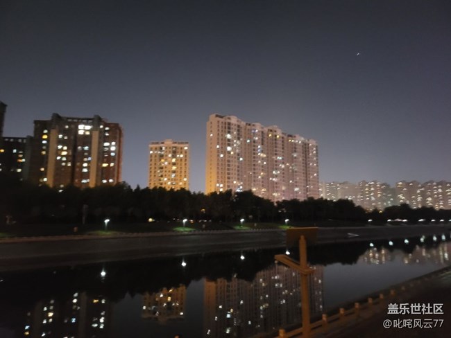 折叠机的夜拍也是不错的