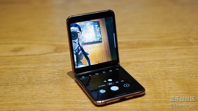 三星Galaxy Z Flip 5G : 自拍星人带你玩转自拍