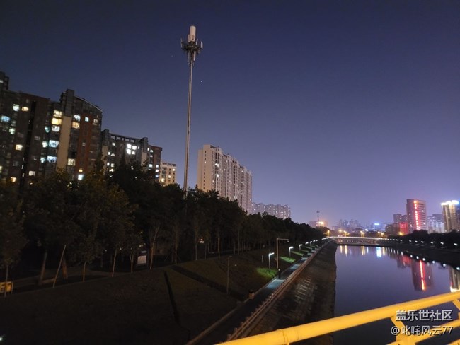 折叠机的夜拍也是不错的