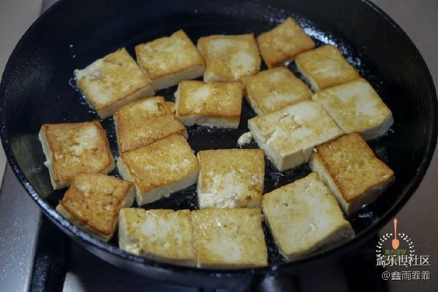 秋天西红柿味道最好，贵也要吃，和豆腐一起做比肉味道还好