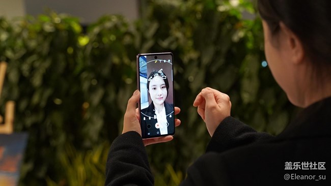 Galaxy S20 FE 5G AR涂鸦: 再也不愁没有表情包了