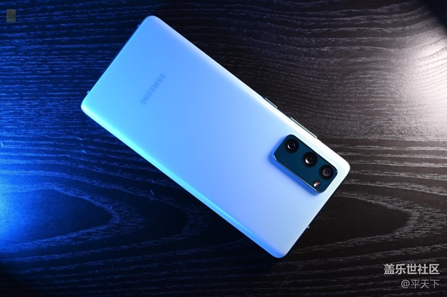 一款简单纯粹的次旗舰，三星Galaxy S20 FE 5G外观简评