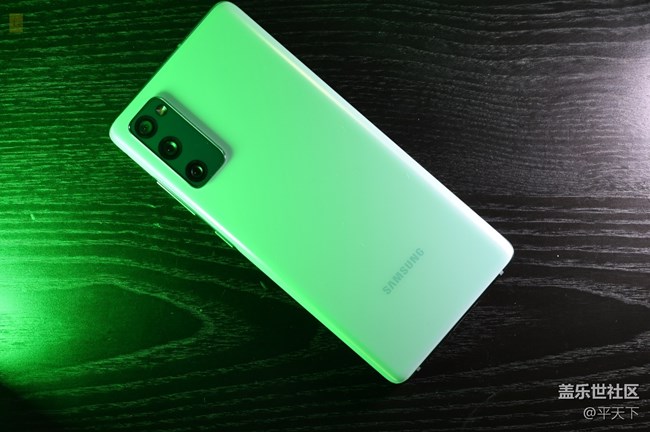 一款简单纯粹的次旗舰，三星Galaxy S20 FE 5G外观简评