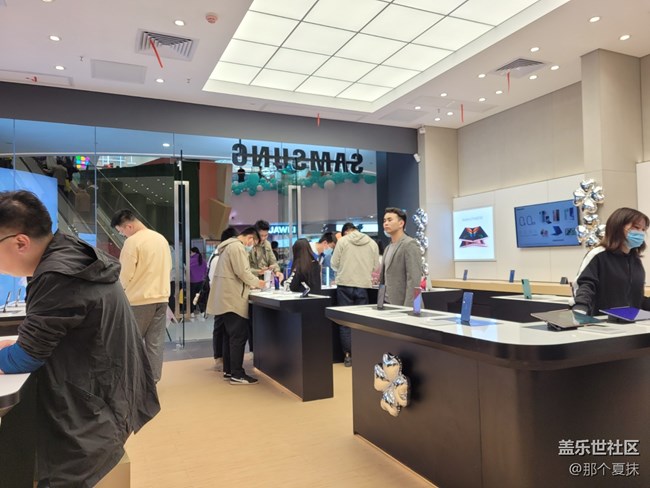 尽显奢华 心系天下 三星W21