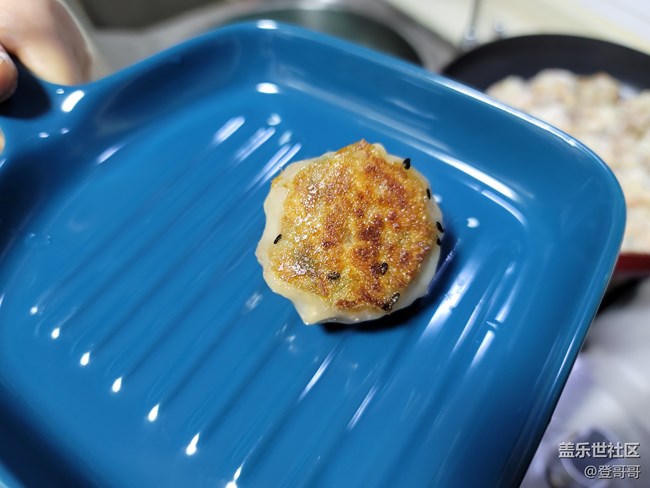 【登哥美食】香干肉末水煎包