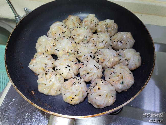 【登哥美食】香干肉末水煎包