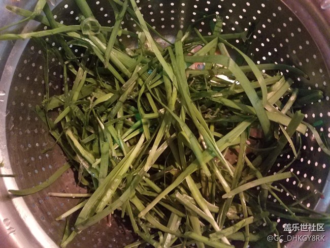 包饺子---韭菜鸡蛋粉丝馅饺子