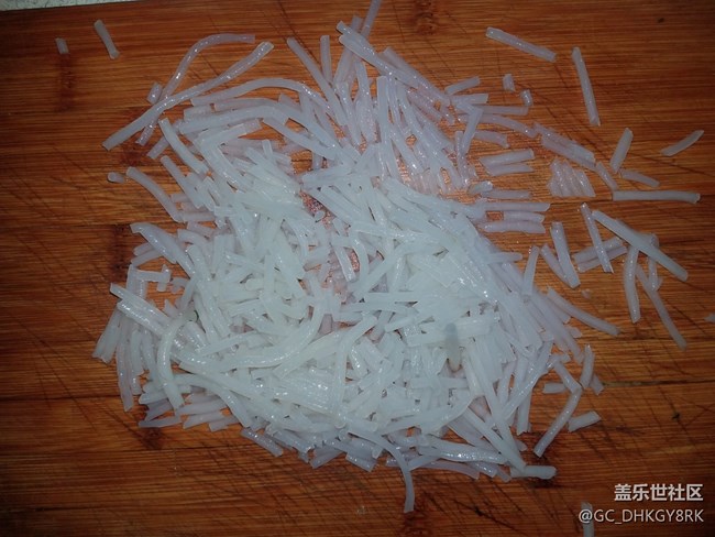包饺子---韭菜鸡蛋粉丝馅饺子