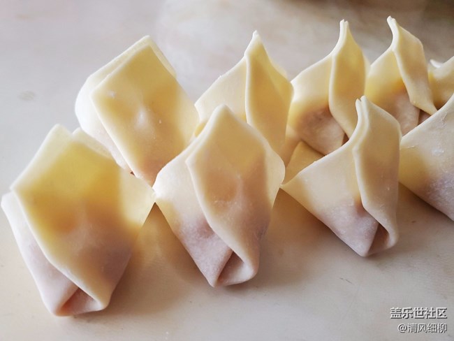 [面条江湖]+旋转起来的馄饨