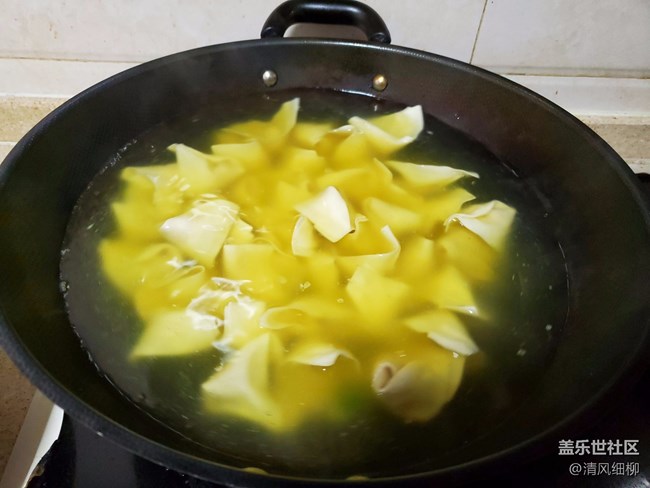 [面条江湖]+旋转起来的馄饨