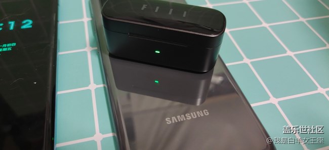 无线共享充电功能，为其他智能设备恢复“元气”