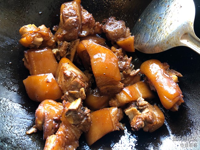 【登哥美食】红烧猪脚～满满胶原蛋白