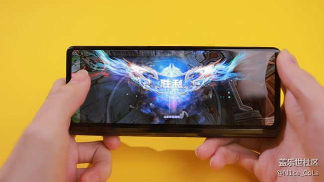 Fold2 gaming 外屏一样强劲 超宽屏幕 超宽视野