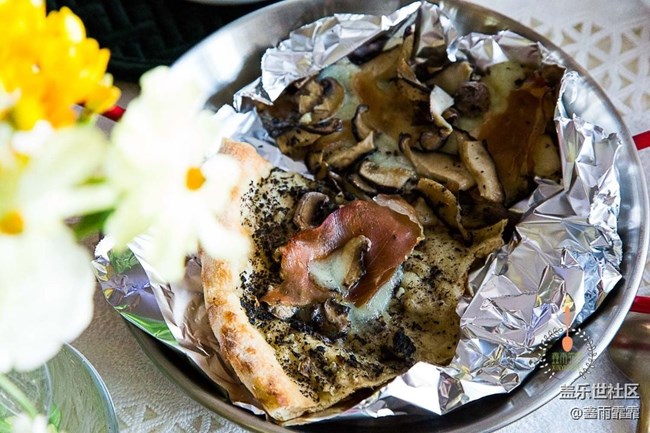 老公减脂餐，花血本做黑松露披萨，网友：黑乎乎，能好吃吗？