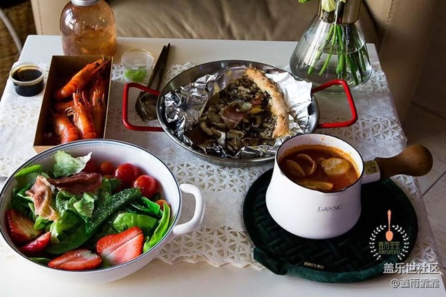 老公减脂餐，花血本做黑松露披萨，网友：黑乎乎，能好吃吗？