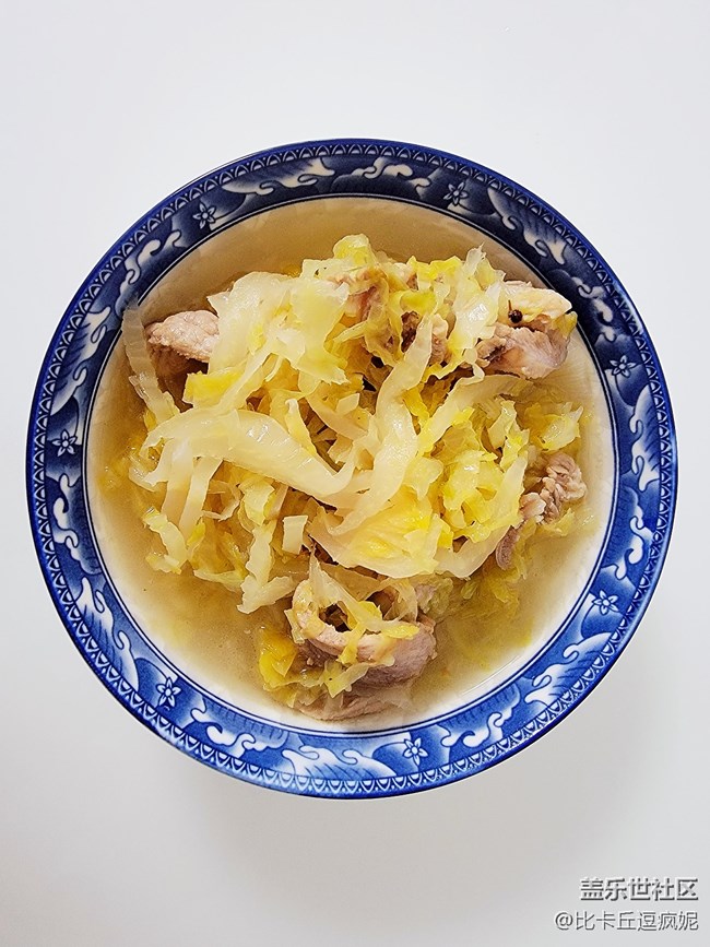 【美食制作】东北酸菜怎么做最好吃？
