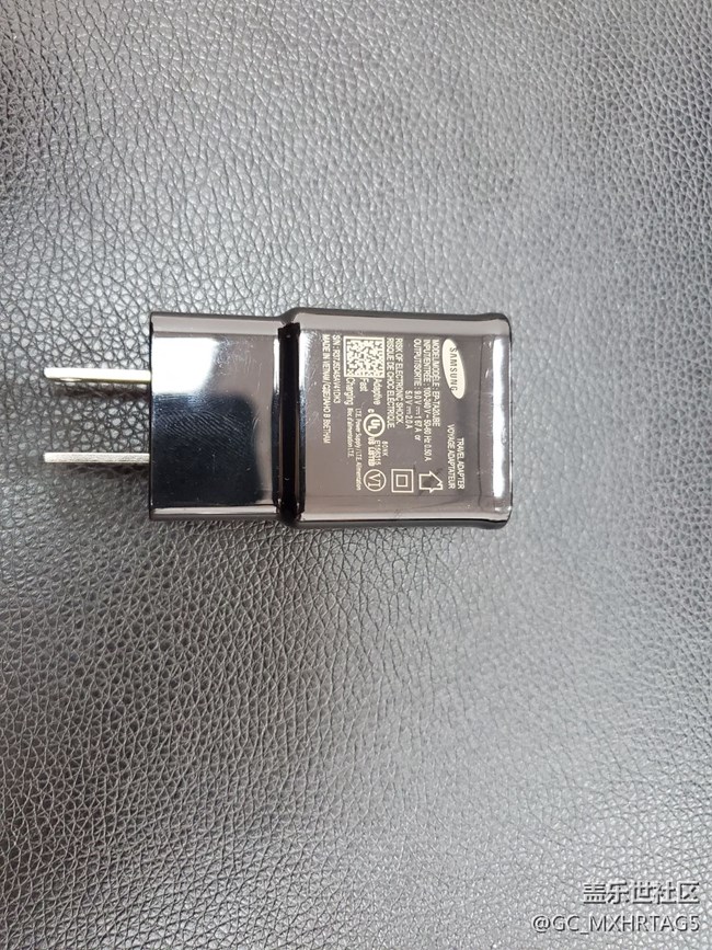 s10+充电器充电总是发出电流声音