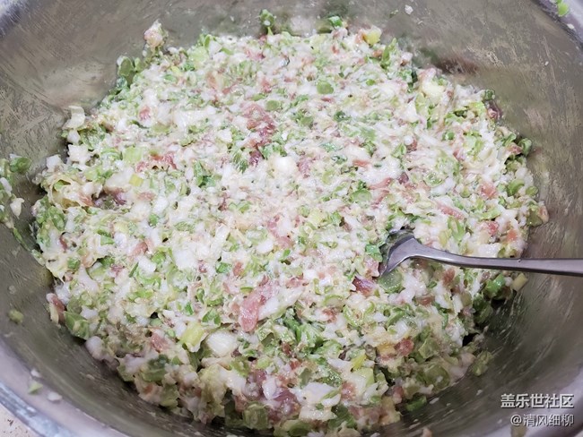 【初夏家常菜】+端午节必备的笋干四季豆包子提前献上