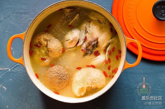 76岁妈妈每次炖鸡都会加它，不仅味道鲜美，而且滋润又爽滑